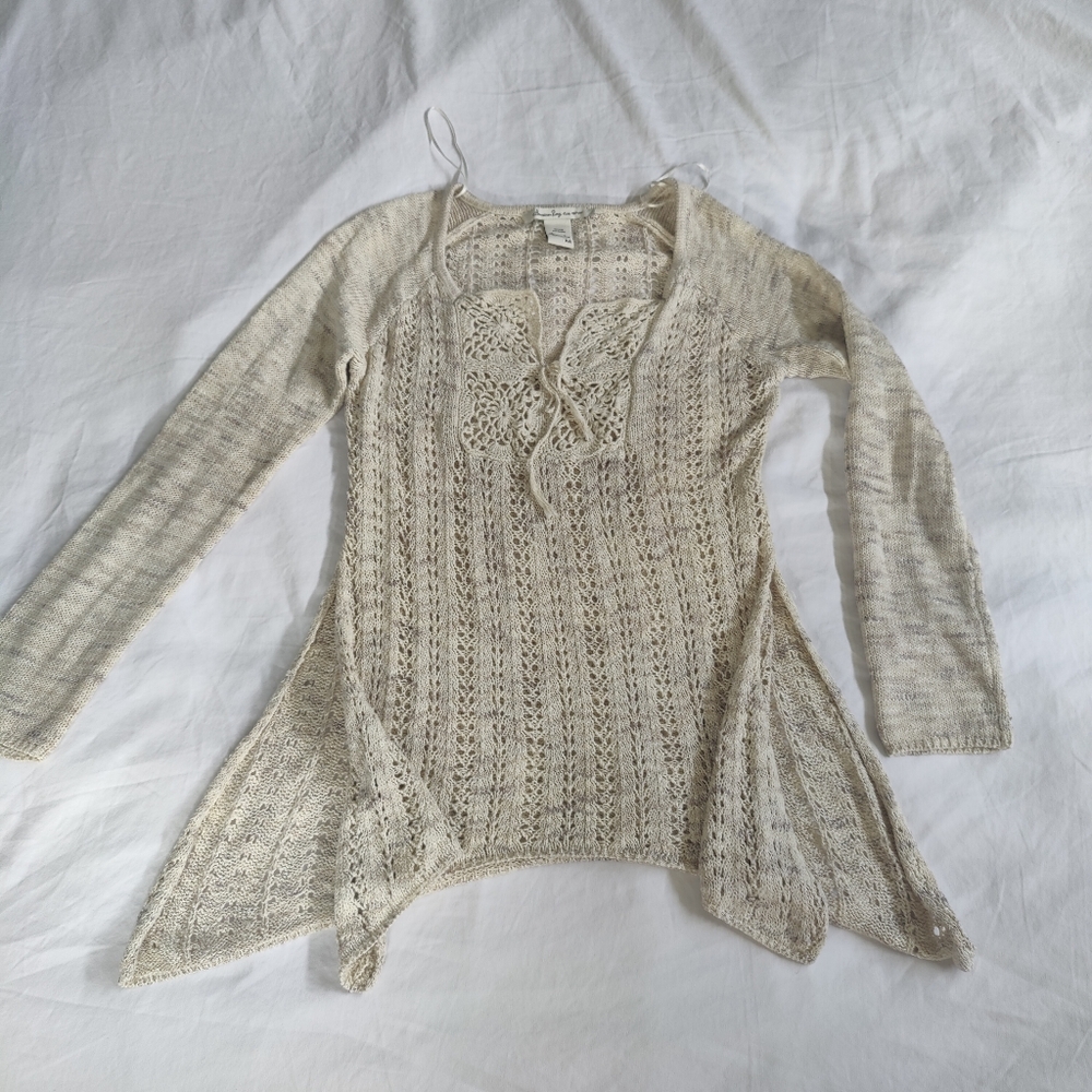 American rag natural tone sweater size medium adorable side slits